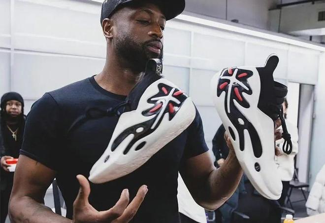 意甲战报：佛罗伦萨遭逆转1-3不敌萨索洛，连续14轮不胜（意甲简讯：佛罗伦萨1-3遭萨索洛翻盘，连续14轮未尝胜绩）