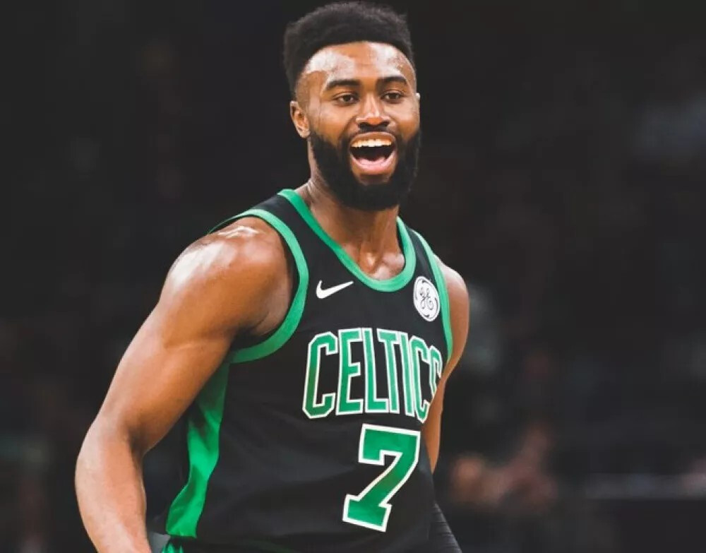 17年传奇轮回，丁俊晖大师赛再轰147，2026大师赛继续挑战小特（17载再启传奇：丁俊晖大师赛再轰147，2026年继续向小特发起挑战）