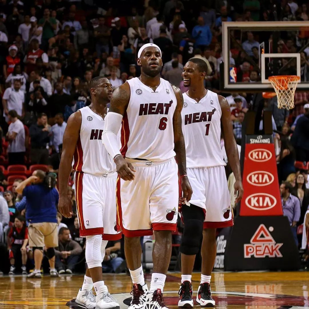 赛季首次缺阵！76人核心马克西今日因病缺战步行者（因病缺席步行者之战，76人核心马克西迎来赛季首次缺阵）