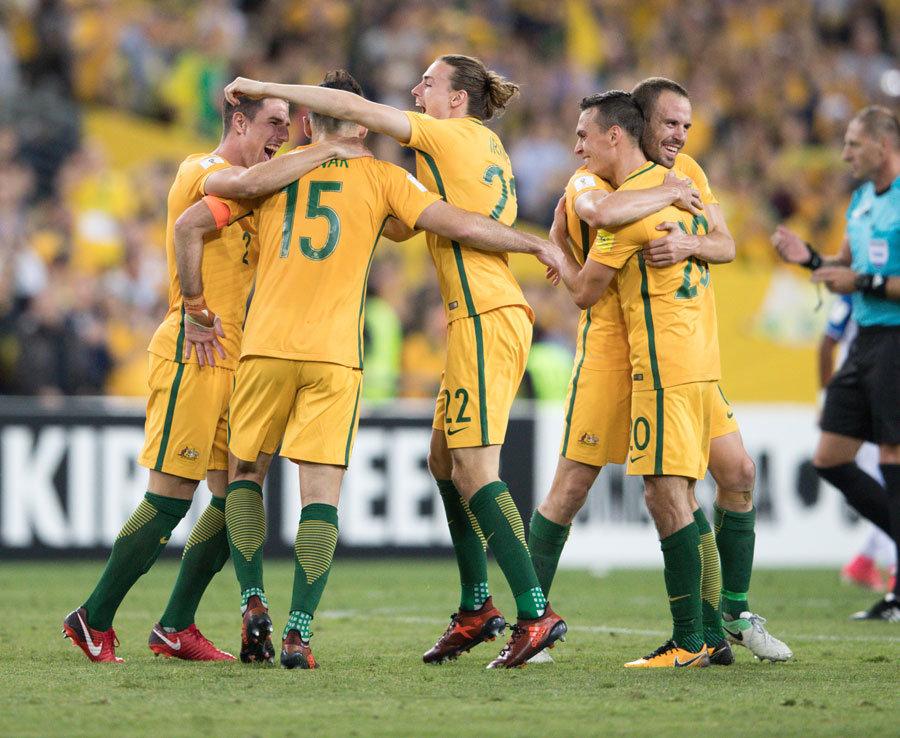 双状元合砍64分拒2 分逆转，弗拉格33+9+9主导险胜，还卖浓眉吗（两状元合砍64分拒绝逆转，弗拉格33+9+9率队险胜，浓眉还该交易吗？）