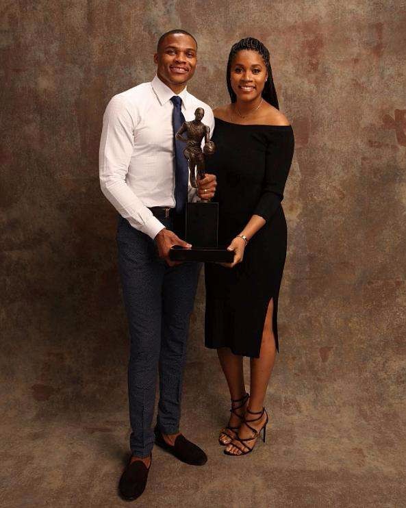 马丁内斯：今天所有球员都表现很出色，直接晋级世界杯很重要（马丁内斯：全队今日发挥出色，直接拿到世界杯资格意义重大）