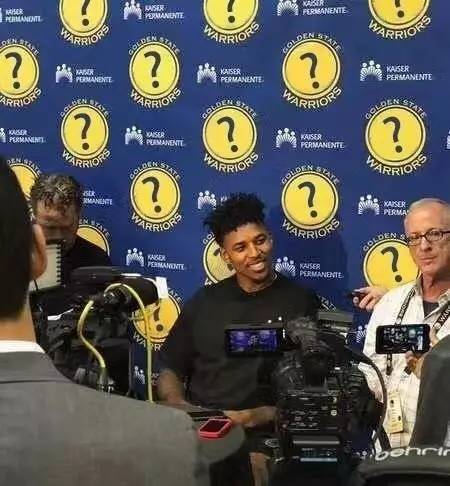 TA：阿韦洛亚在阿隆索替代者名单中；克洛普对在红牛工作满意（TA：阿韦洛亚被列为阿隆索接班候选；克洛普对红牛工作感到满意）