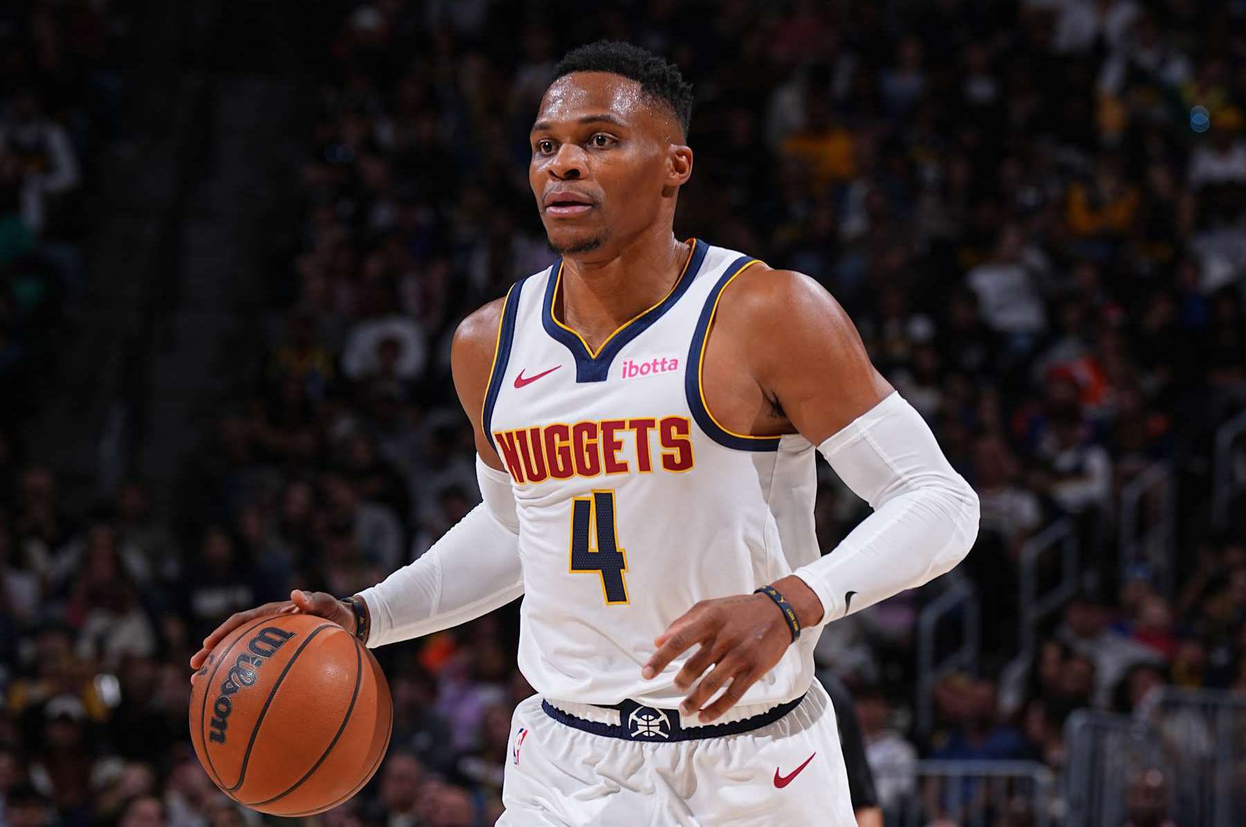 球迷在青年欧冠里对切尔西球员进行种族歧视，卡拉巴赫被罚款（因球迷在青年欧冠对切尔西球员实施种族歧视，卡拉巴赫遭罚款）