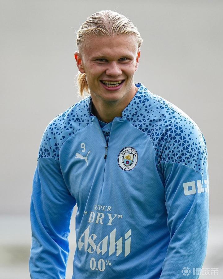 比塞克社媒回应转会传闻：让他们去说他们想说的（比塞克社媒发声回应转会传闻：随他们去说）