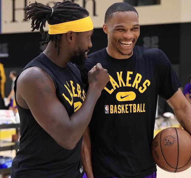 乌度卡：昨晚输快船是今年打得最烂的比赛，我们得找回自我（乌度卡：昨夜不敌快船是本季最差一战，球队必须找回自我）