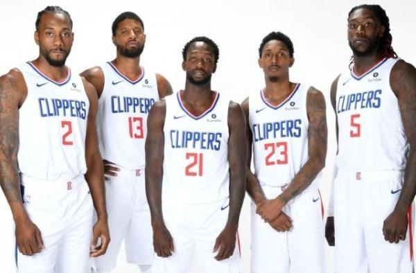 德转列未在西班牙队首秀过最贵阵容：卡雷拉斯、莫斯克拉在列（德转盘点未为西班牙队完成首秀的最贵阵容：卡雷拉斯、莫斯克拉上榜）