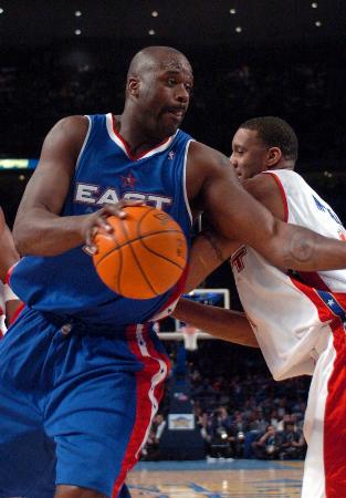 库明加遭科尔弃用 交易限制截止日将至 他的未来在何方？（库明加被科尔边缘化，交易限制期逼近，他将何去何从？）