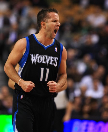 意甲战报：普利西奇梅开二度，米兰让二追三3-2逆转都灵（意甲快讯：普利西奇双响，AC米兰让二追三，3-2逆转都灵）