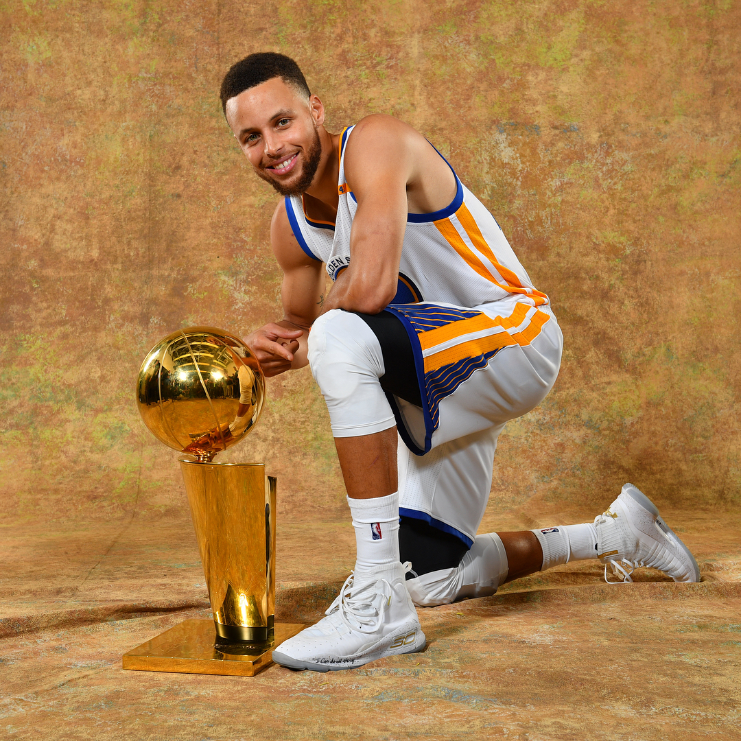 意天空：为预防迈尼昂离队，米兰关注科林蒂安门将乌戈-索萨（意媒：防迈尼昂离队，米兰考察科林蒂安门将乌戈-索萨）