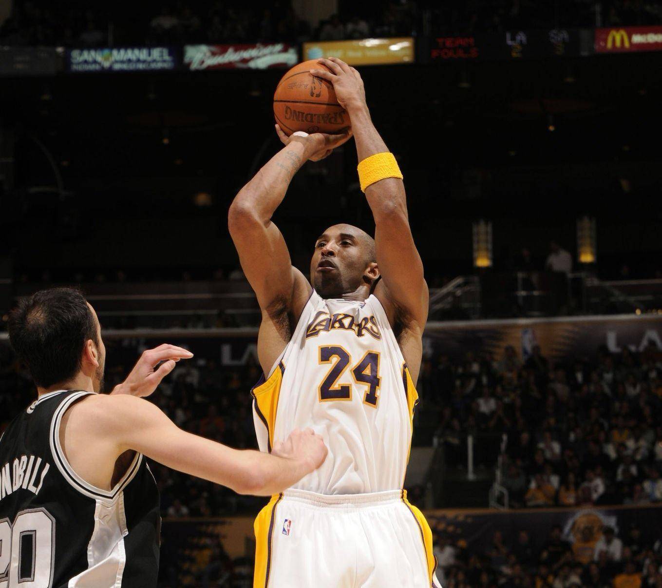 记者：阿隆索执教皇马后常与瓜帅交流；他可能不想小熊留队（记者：阿隆索入主皇马后与瓜帅交流频繁，或无意让小熊留队）