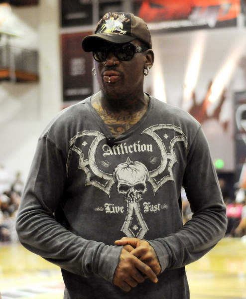 喀麦隆队表现强势（喀麦隆队气势如虹）