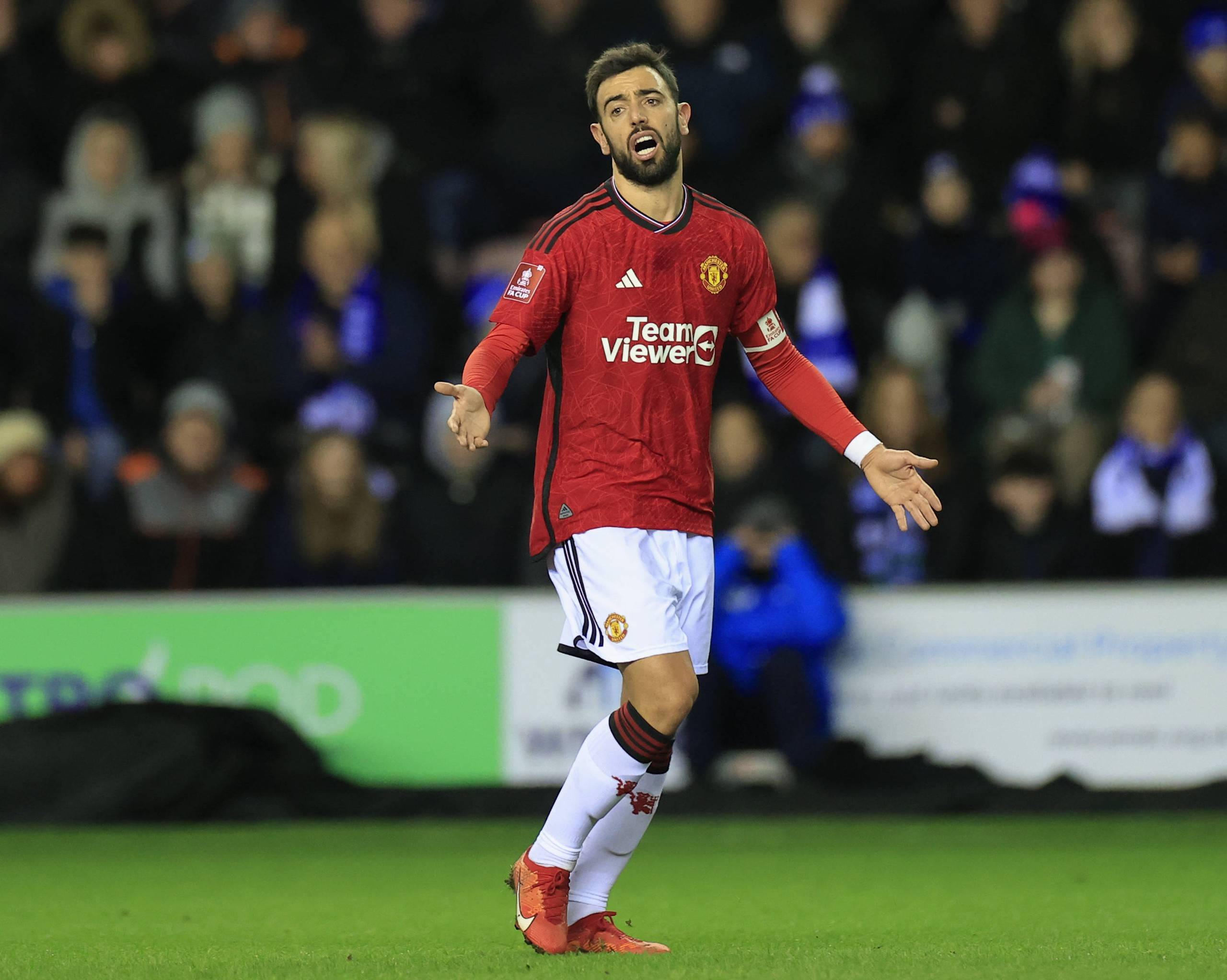 久尔杰维奇：明年国青队要参加国际比赛，跟一些世界强队交手（久尔杰维奇：国青明年将出战国际赛事，对阵多支世界劲旅）