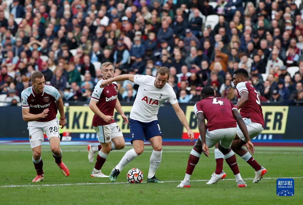 贡献两双表现！埃迪关键时刻盖帽＆进攻篮板帮助灰熊拿下比赛（埃迪砍下两双，关键大帽+前场篮板助灰熊取胜）