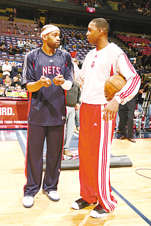 小伙子你还年轻！勇士巴特勒反跑制造独行侠弗拉格犯规两罚全中（年轻人别冲动！勇士巴特勒反跑逼出独行侠恶意犯规，两罚全中）