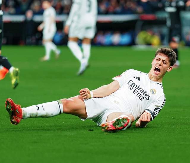 首节高效表现，杰伦·布朗开启强势模式（首节火力全开，杰伦·布朗强势开局）