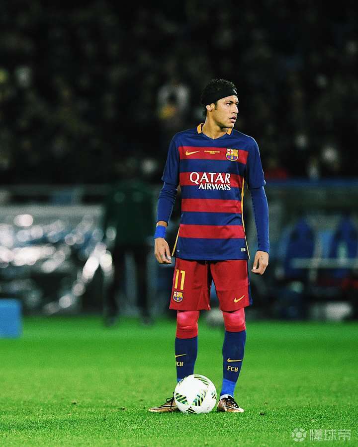 胡尔克谈转会传闻：媒体谈论的比我自己知道的还多（胡尔克回应转会传闻：媒体似乎比我更了解我的动向）