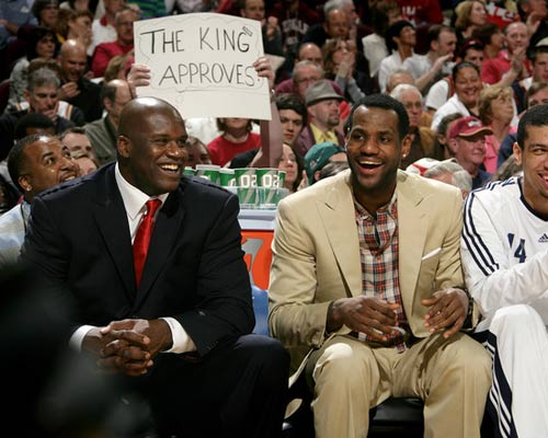 火箭近6场仅2胜，申京输球场均出手21.5次&赢球仅8次（火箭近6战仅2胜，申京在输球时场均出手21.5次、赢球时仅出手8次）