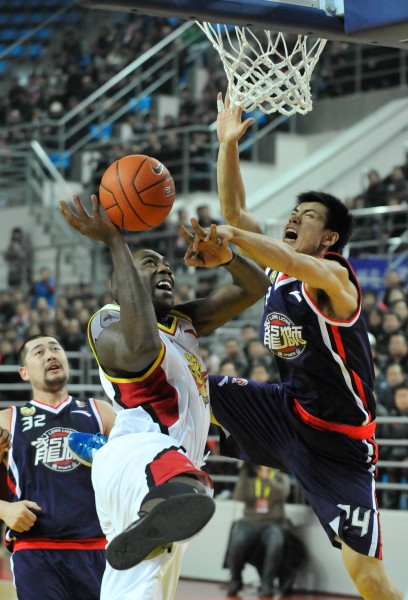 灰熊解说员：克莱从来就不是个硬汉，他不可能成为狠角色（灰熊解说员：克莱并非铁血型球员，难成狠角色）